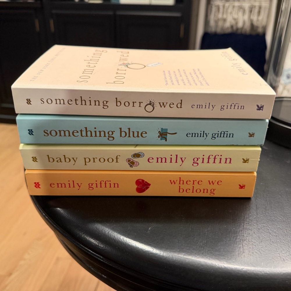 Emily Giffin Book Set